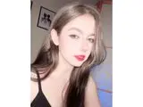LunaMorries shows toy